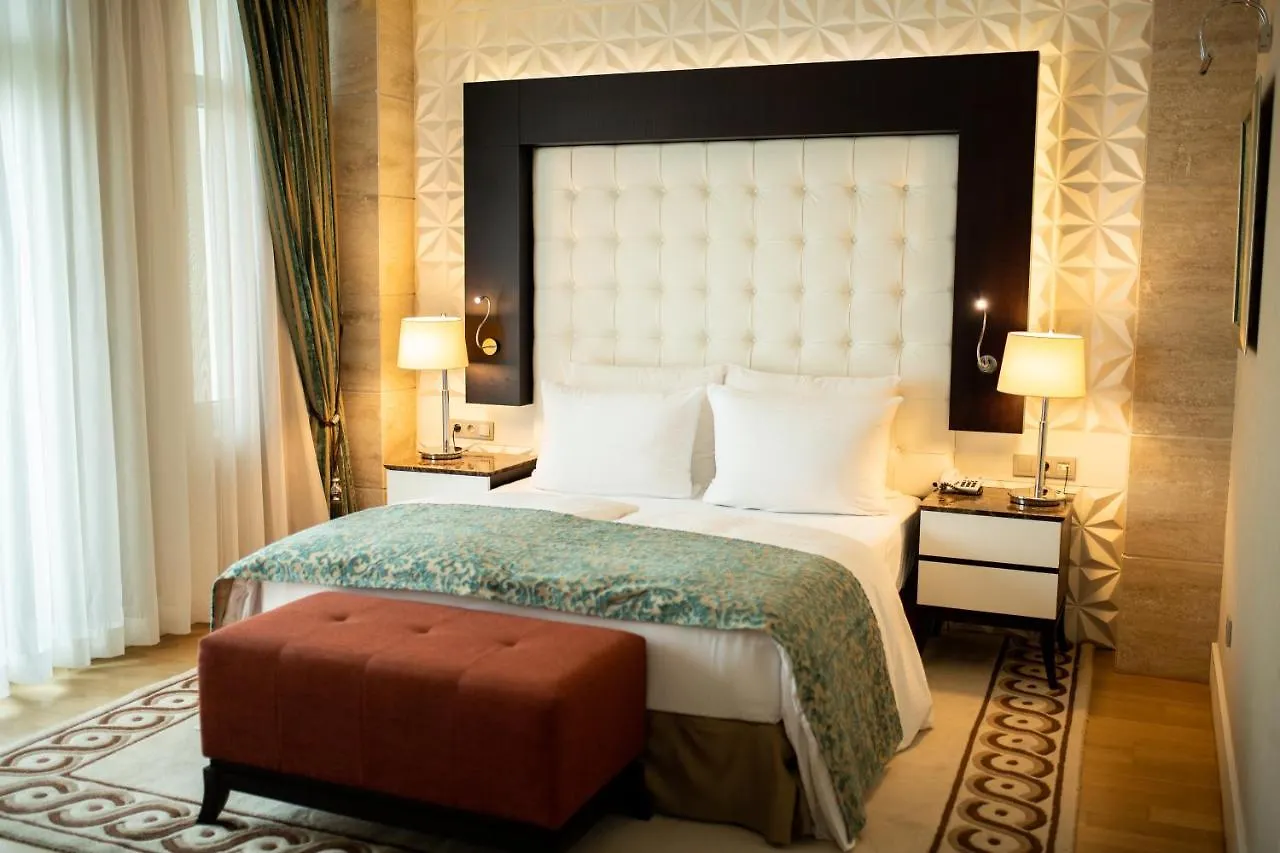 Badamdar Hotel And Residences Baku 4*,