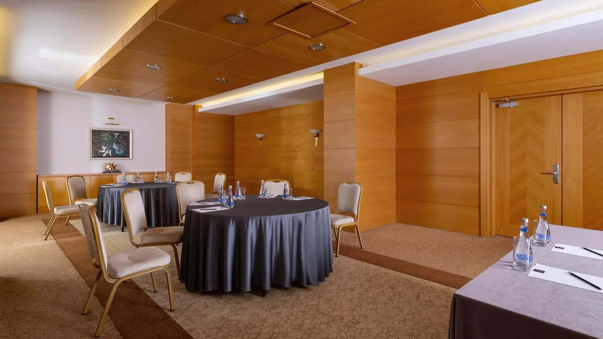 Badamdar Hotel And Residences Baku 4*,